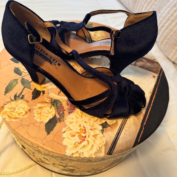 Anthropologie Dark Blue Velvet 1920s Mary Jane Heels - Picture 6 of 6